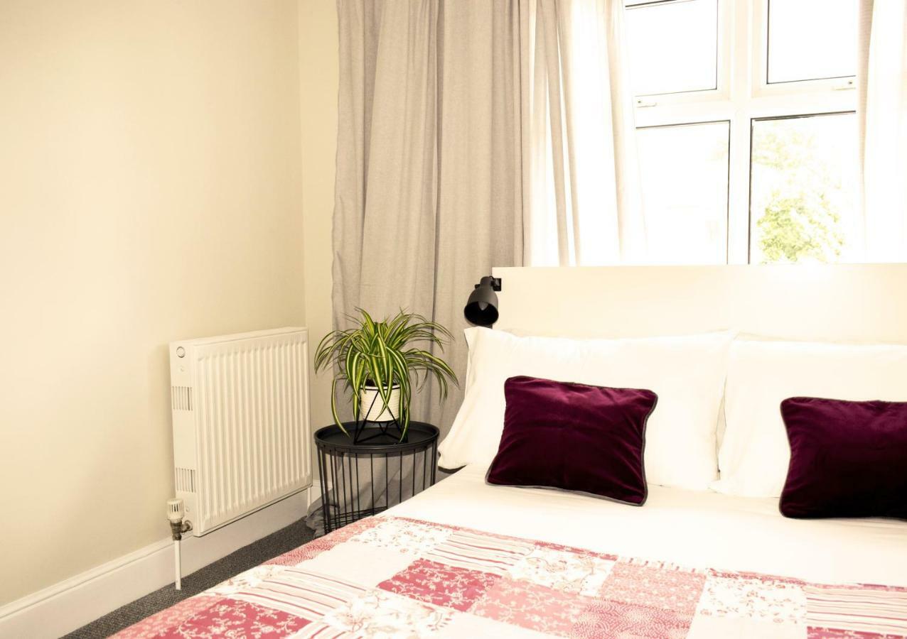 Charming Three Bed Home Near City Centre And Hospital Southampton Exterior photo