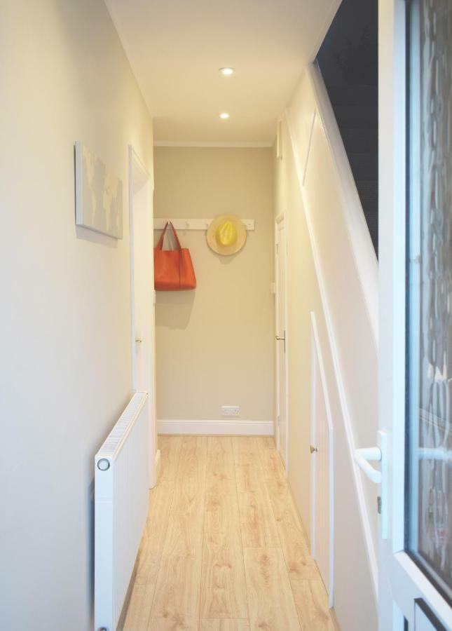 Charming Three Bed Home Near City Centre And Hospital Southampton Exterior photo